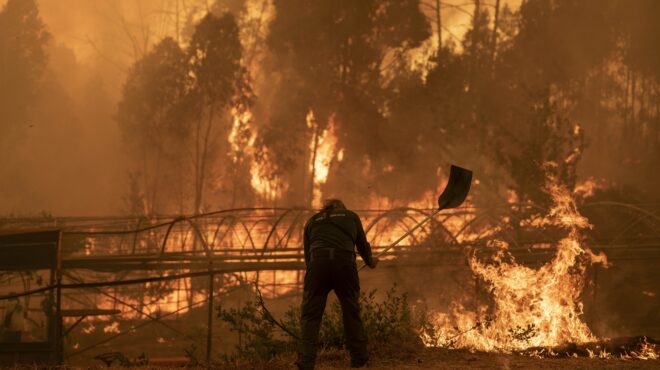 οι-πυρκαγιές-πιέζουν-τις-ασφαλιστικέ-563771515