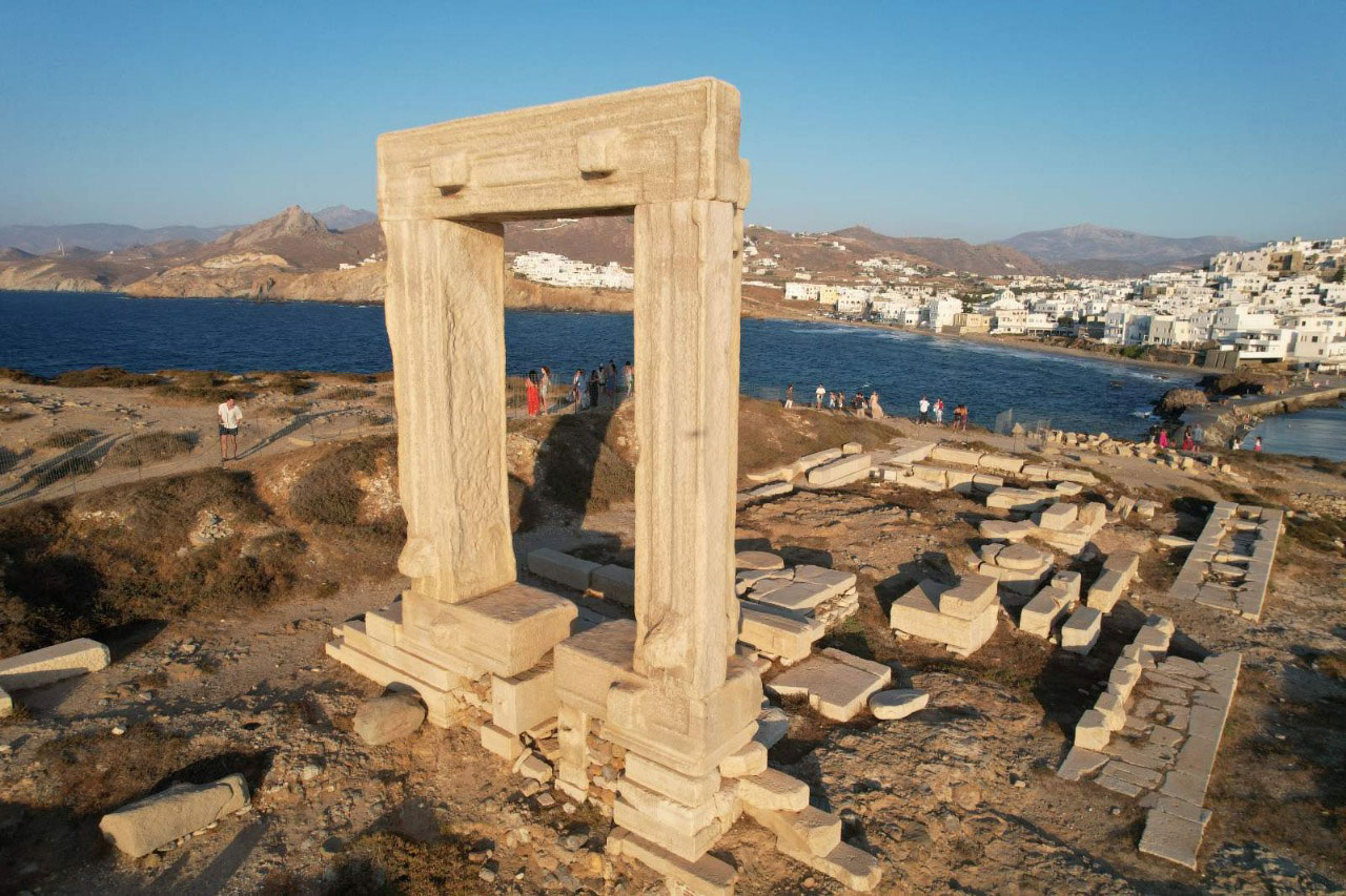 Νάξος: Φράχτης, συλλήψεις και κόντρες με φόντο την Πορτάρα-1