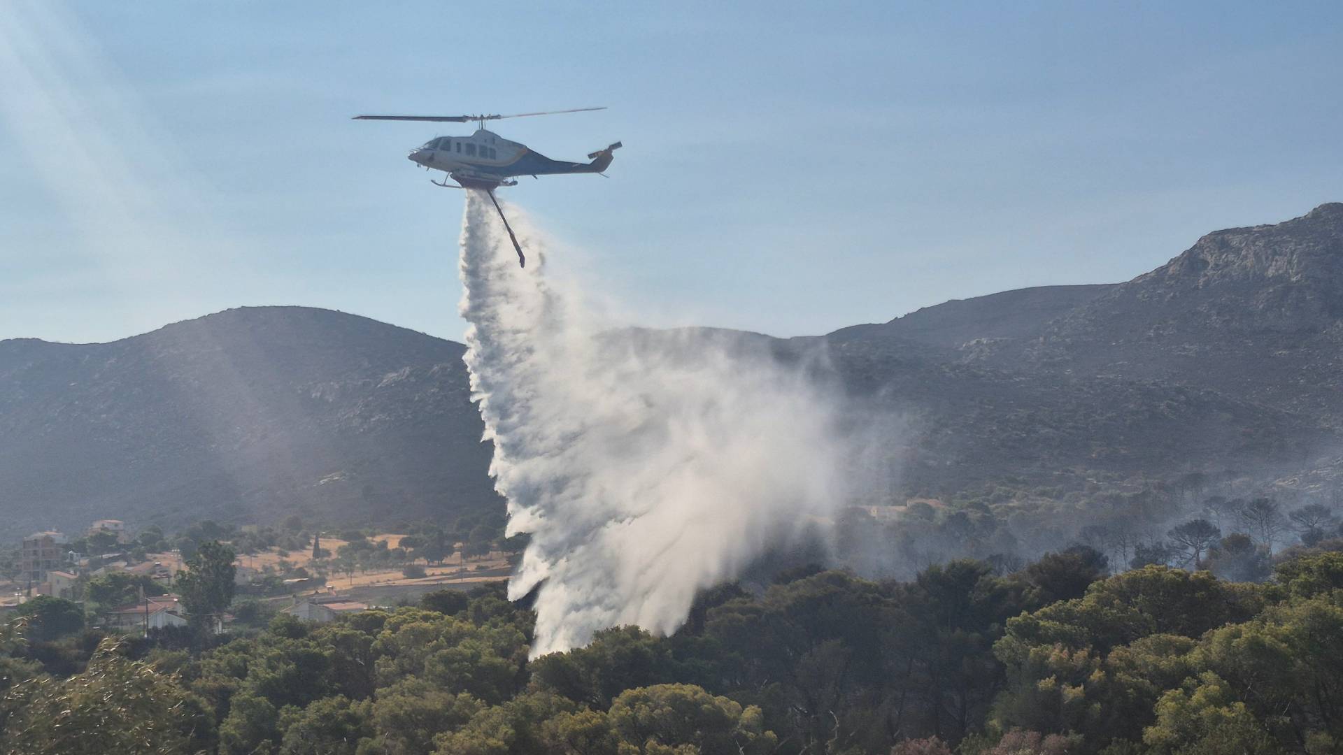 Οδοιπορικό της «Κ» στην ανατολική Αττική: «Εδώ κάναμε βόλτες και τώρα κλαίει η καρδιά μου»-3