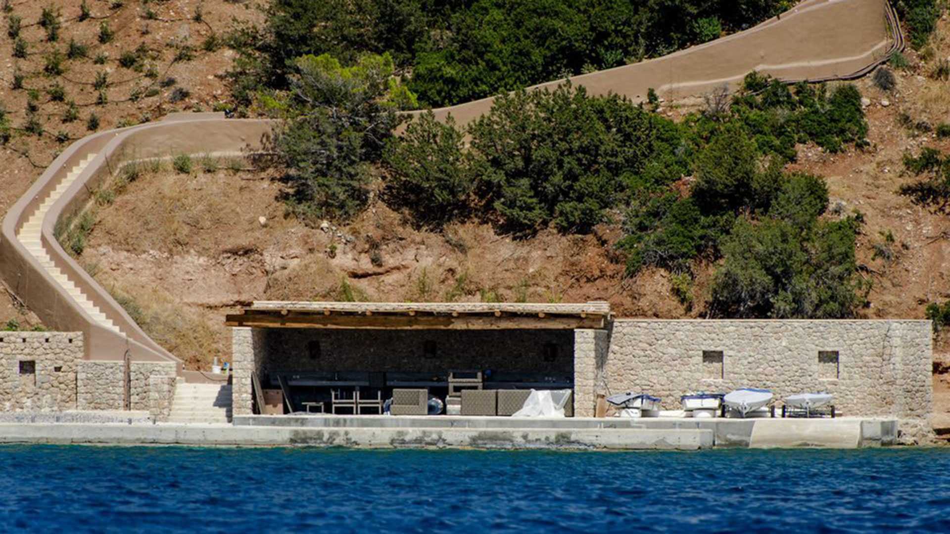 Γκρίνια στην Ολλανδία για τις διακοπές διαρκείας της βασιλικής οικογένειας στην Ελλάδα-5