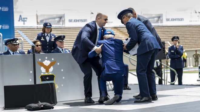 η-εθελοτυφλία-των-δημοκρατικών-έφερε-563756833