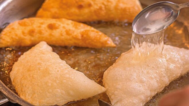 αρμένικο-πουφ-μπερέκ-563768197