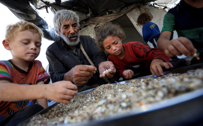 «Ο λιμός στη Γάζα ξεδιπλώνεται μπροστά στα μάτια μας»-6