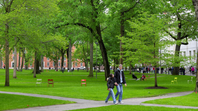 ηπα-ανακλήθηκαν-πάνω-από-6-000-φοιτητικές-563769220