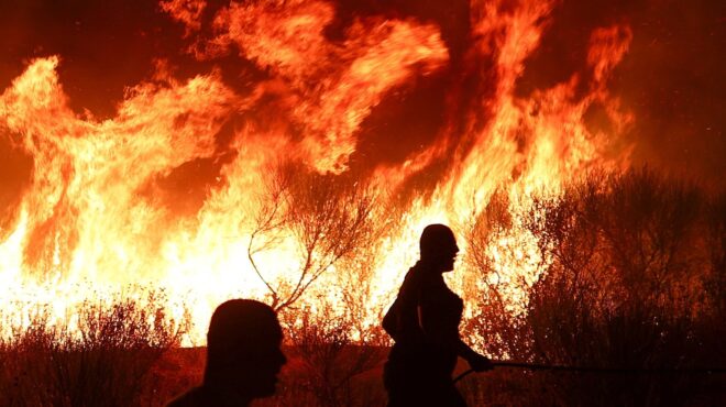 καύσωνας-και-πυρκαγιές-πλήττουν-σοβα-563764234