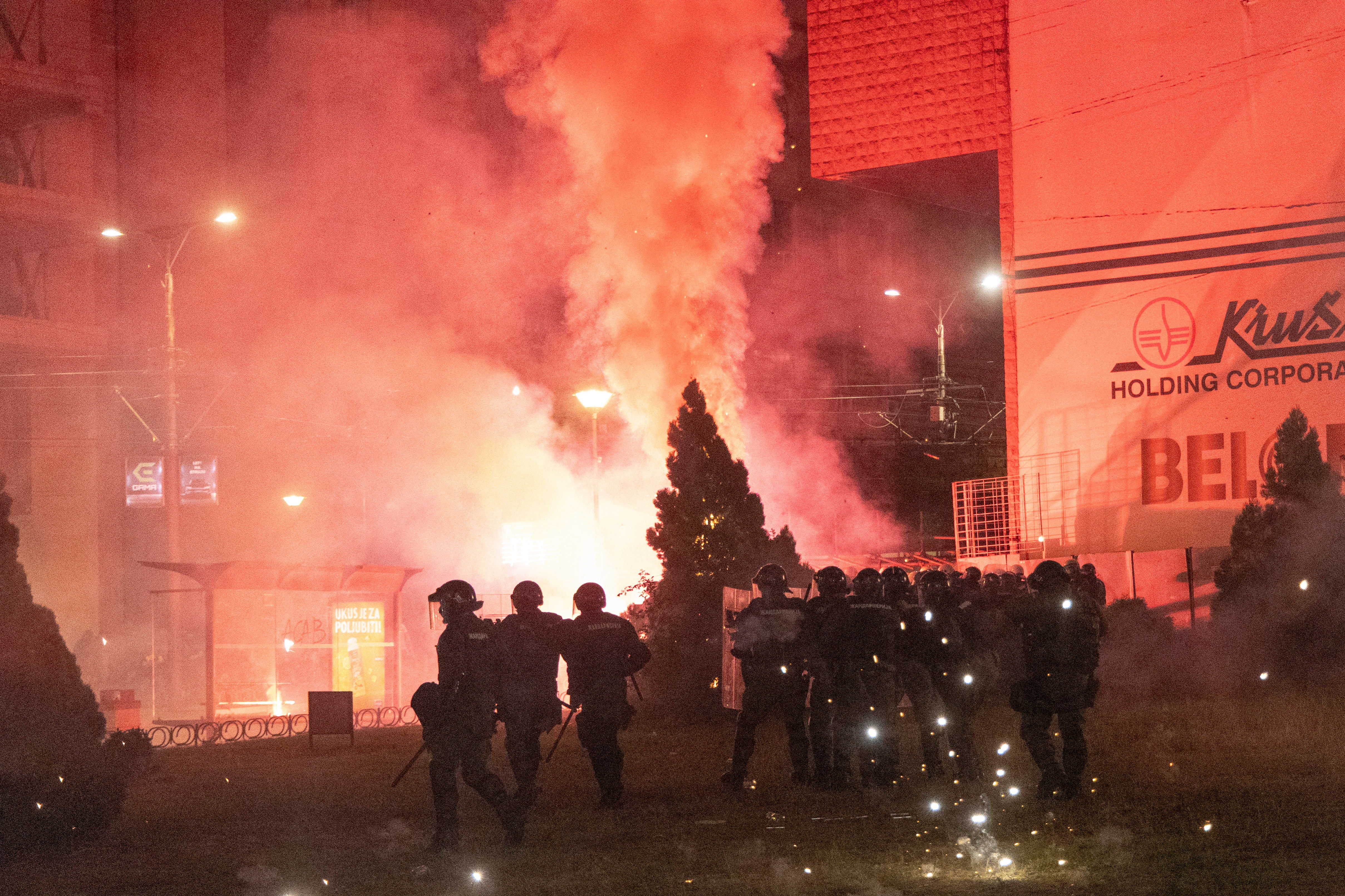 Σερβία: Νέες διαδηλώσεις κατά της κυβέρνησης – Ενταση και συγκρούσεις στο Βελιγράδι-1