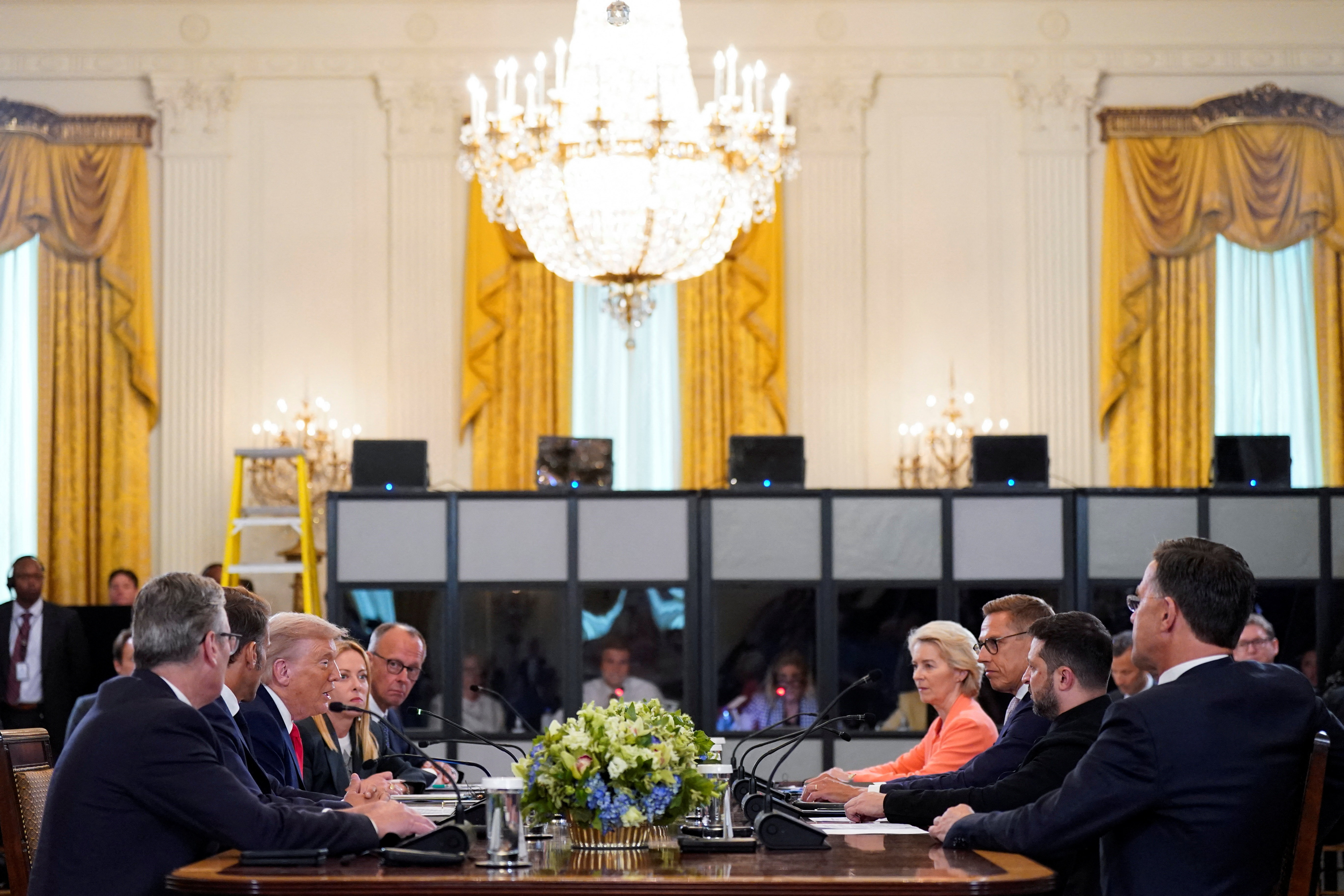 Politico: Οι Ευρωπαίοι βλέπουν «μπλόφα» του Πούτιν και… περιμένουν τον Τραμπ-2