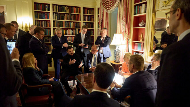 ωρα-μηδέν-για-την-ουκρανία-διπλωματικ-563770417