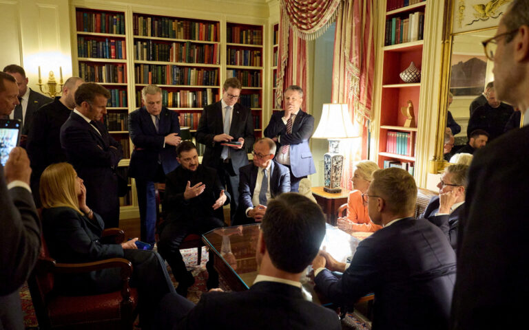 ωρα-μηδέν-για-την-ουκρανία-διπλωματικ-563770417