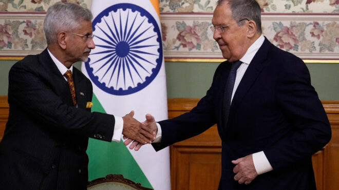 ινδία-και-ρωσία-ενισχύουν-τις-εμπορικ-563774011