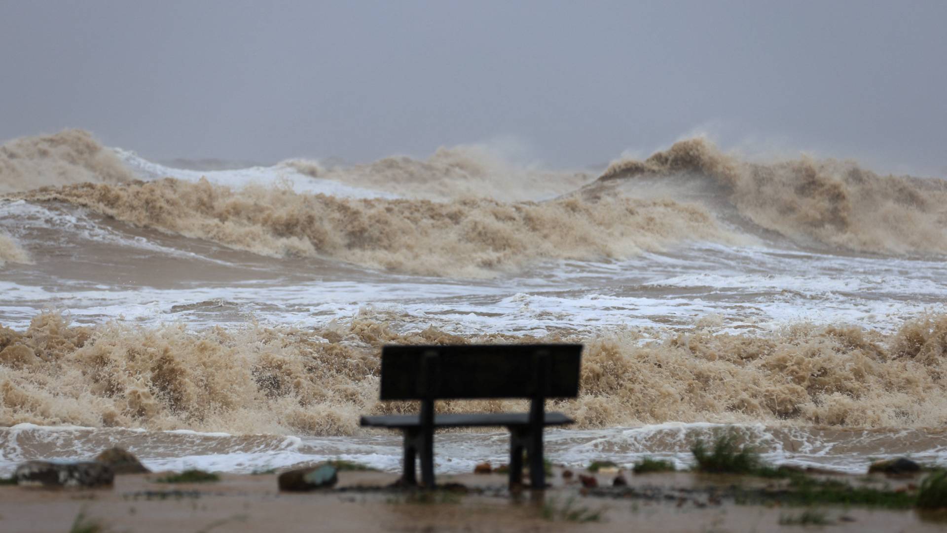Βιετνάμ: Σαρωτικό το πέρασμα του «Κατζίκι» – Τρεις νεκροί και μεγάλες καταστροφές-1