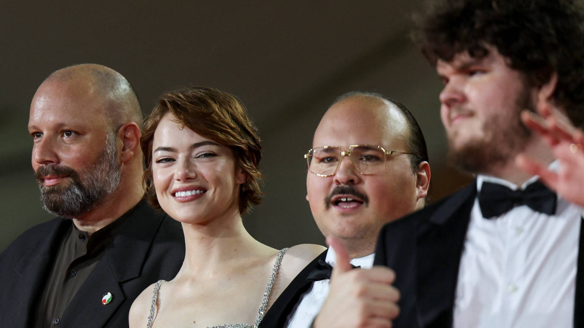 Γιώργος Λάνθιμος: Αποθέωση για την «Bugonia» στη Βενετία με χειροκρότημα 7 λεπτών (βίντεο)-2