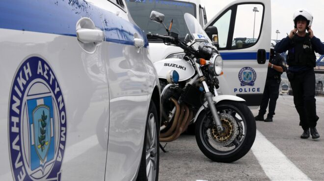 ανατροπή-οχήματος-στου-παπάγου-διακ-563753632