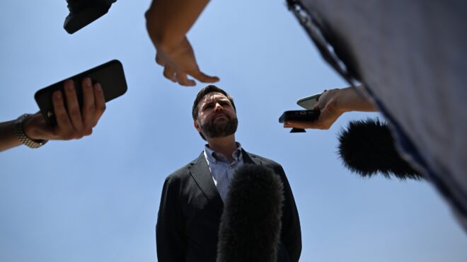 ηπα-τάραξε-τα-νερά-ο-τζέι-ντι-βανς-563754604