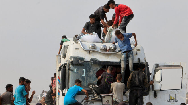 πιο-κοντά-σε-γενικευμένο-λιμό-η-λωρίδα-563761750