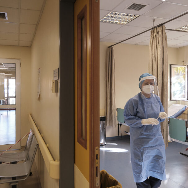 εφημερεύω-μόνος-μου-εδώ-και-τρία-24ωρα-563780953