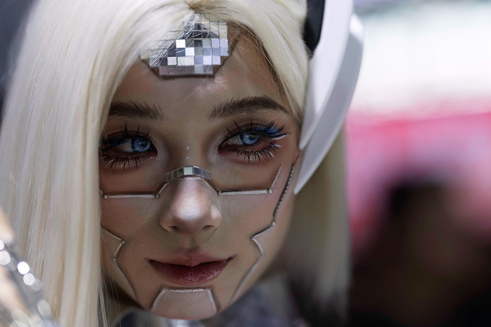 Ενα γλυπτό ως έκκληση-1