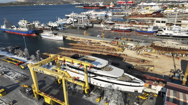 οι-γαμπροί-του-τραμπ-και-το-γιοτ-στο-πέρ-563775265