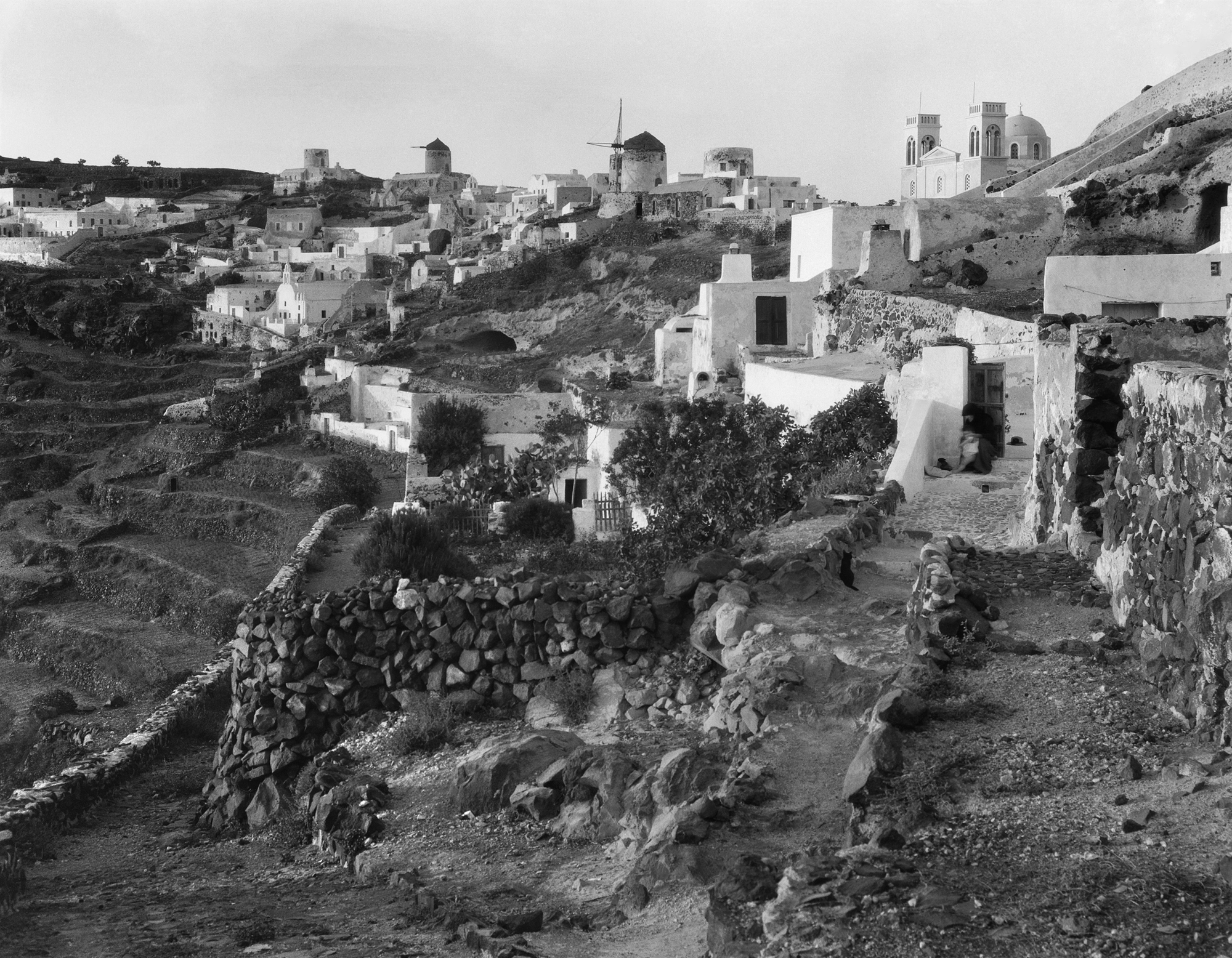 Επιστροφή στην ασπρόμαυρη Σαντορίνη του 1928 μέσα από τον φακό της Nelly’s-1