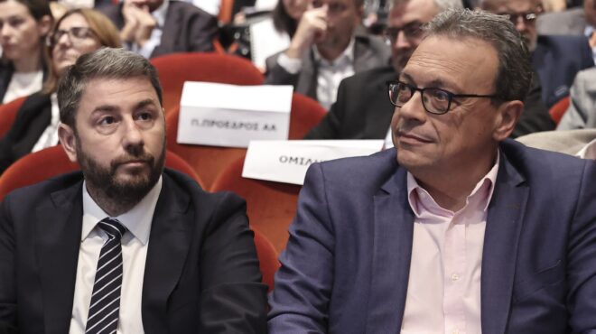 κόντρα-πασοκ-συριζα-για-τις-παράλλη-563778529