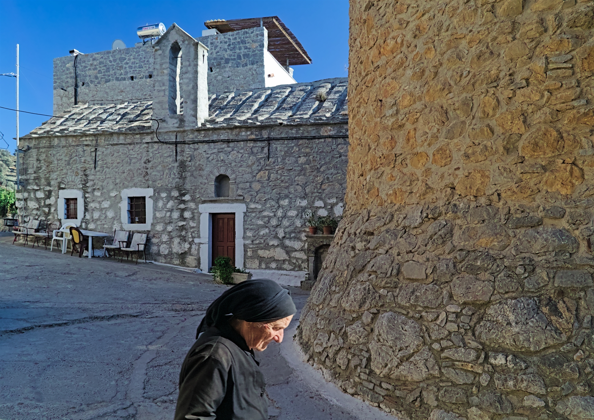 το-μοιρολόι-στην-εποχή-της-τεχνητής-νο-563773054