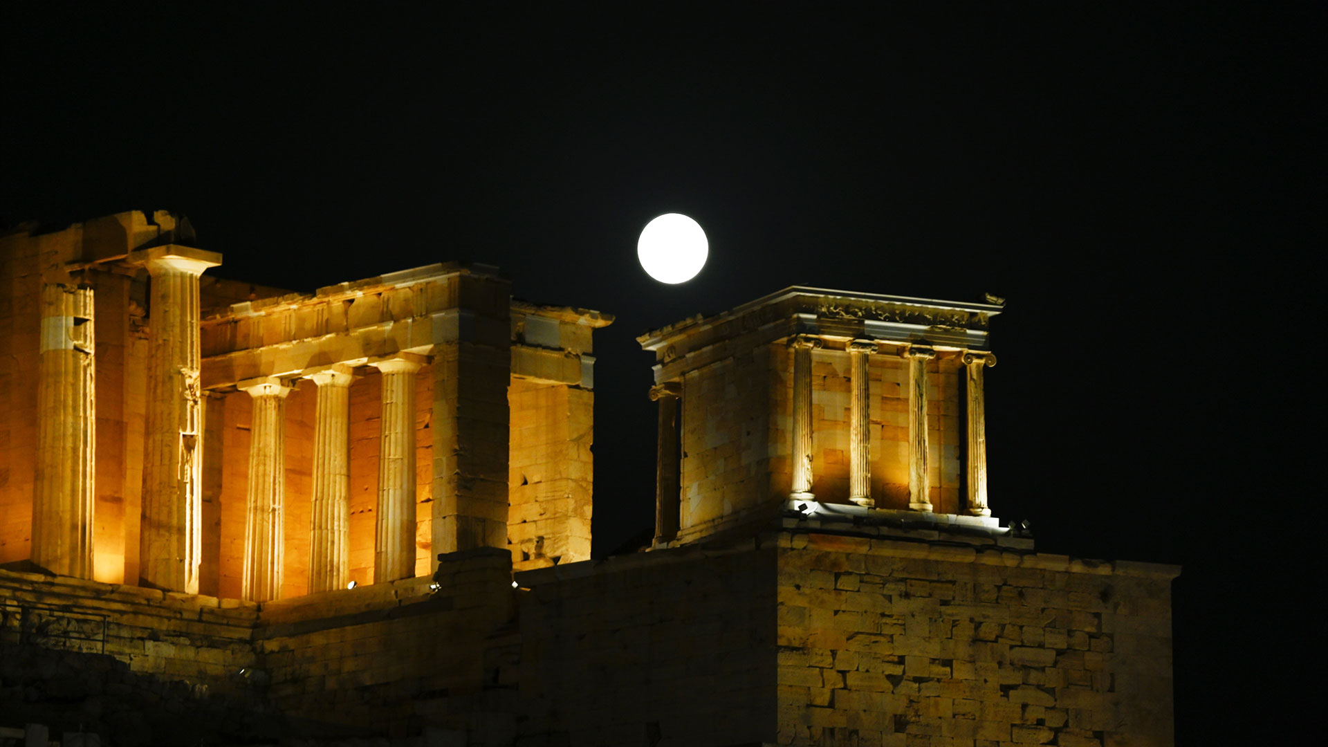 Αυγουστιάτικη πανσέληνος στα μνημεία, ο καλοκαιρινός «θεσμός» επιστρέφει σήμερα-1