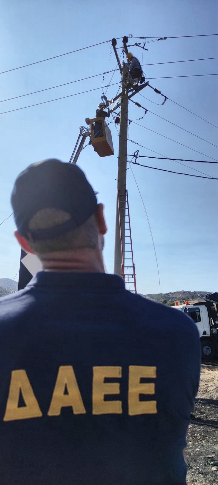 Πύρινη θύελλα στην Κερατέα-2