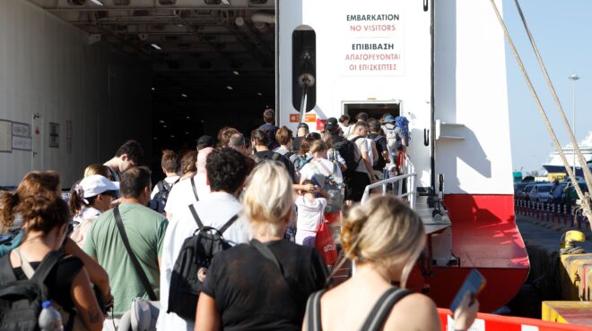 εξοδος-αυγούστου-σε-εξέλιξη-η-φυγή-των-563745643