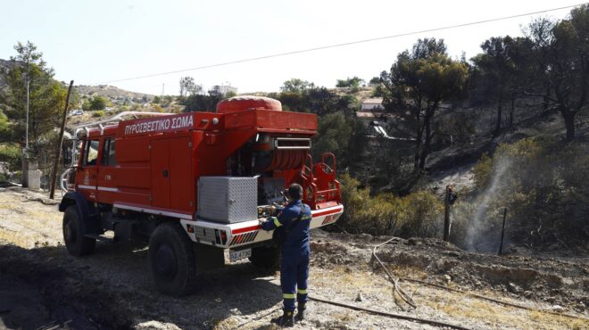 φωτιά-στην-κερατέα-δορυφορική-εικόνα-563758171