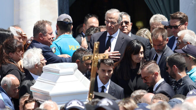 ο-επικήδειος-σαμαρά-για-την-κόρη-του-λέ-563759179