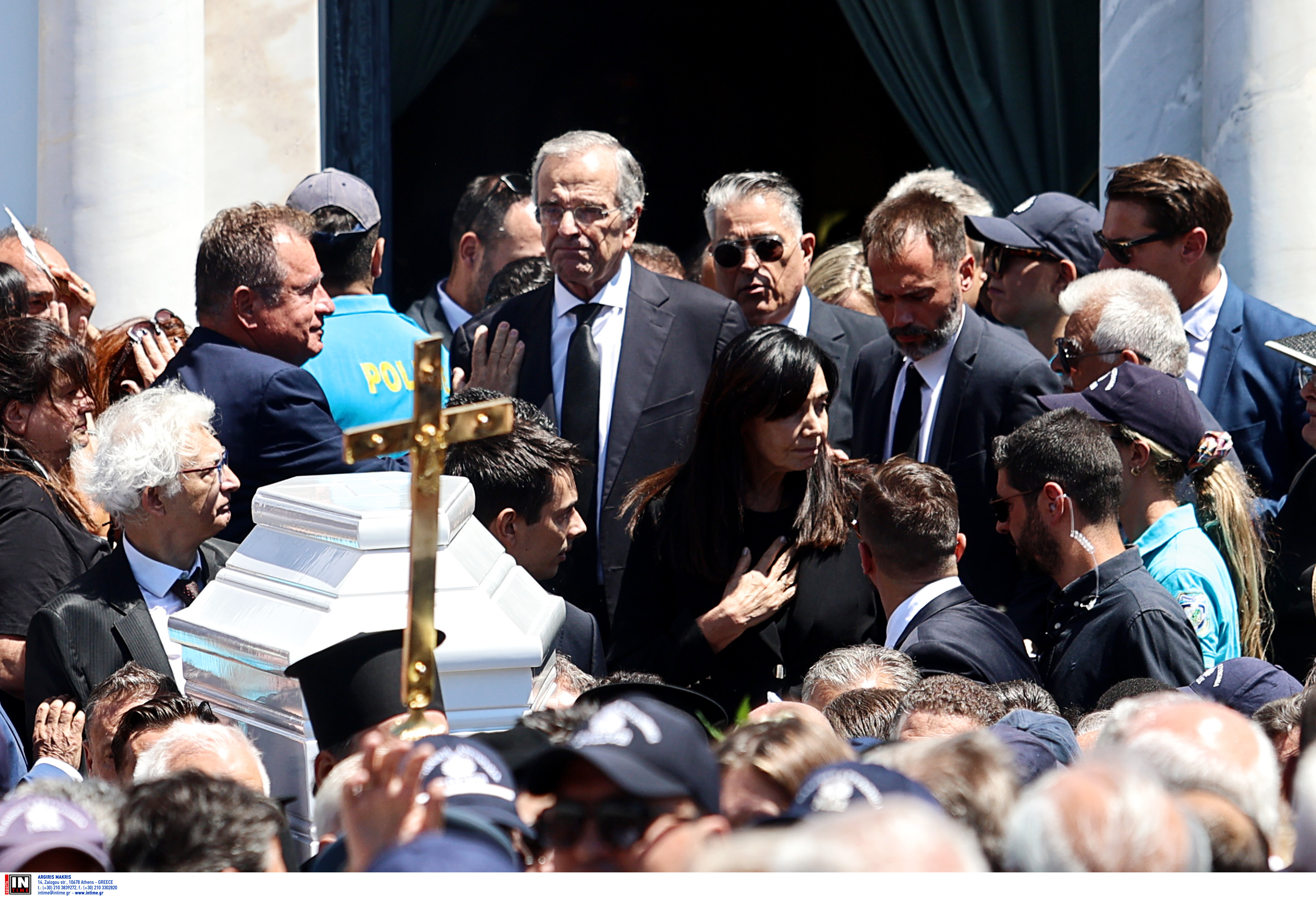 Λένα Σαμαρά: Σε κλίμα οδύνης το ύστατο χαίρε-5