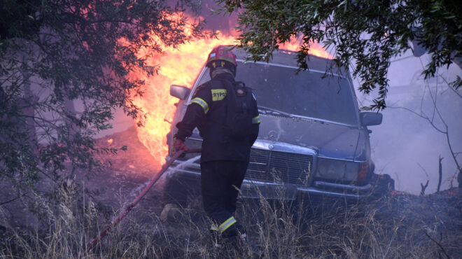 ααδε-κάηκαν-ολοσχερώς-550-οχήματα-που-φυ-563762269