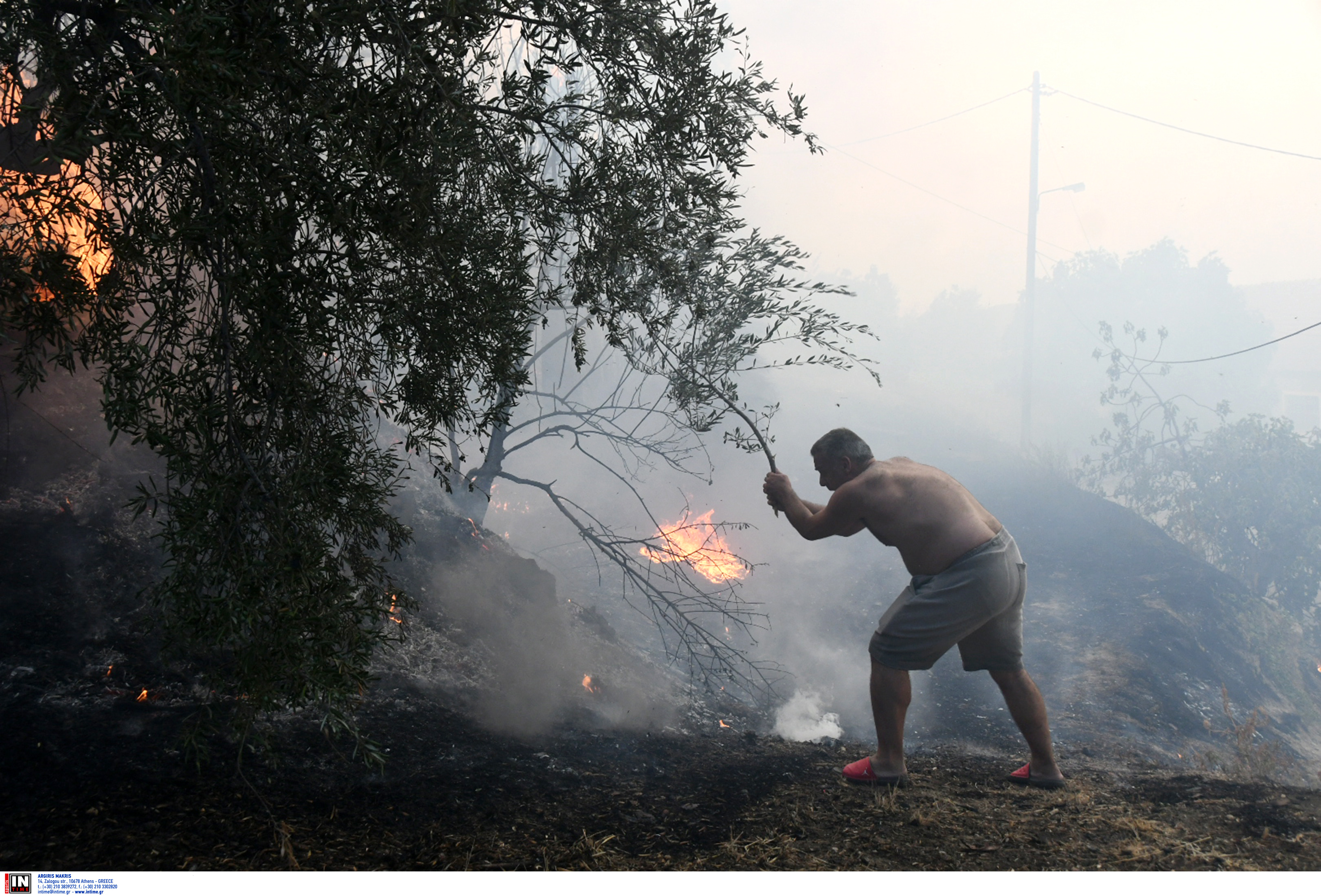 Φωτιά στην Πάτρα: Σκηνές αποκάλυψης στα πύρινα μέτωπα-14