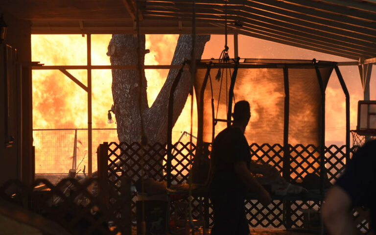 μάχη-με-τις-φλόγες-σε-αχαΐα-χίο-και-πρέ-563762944