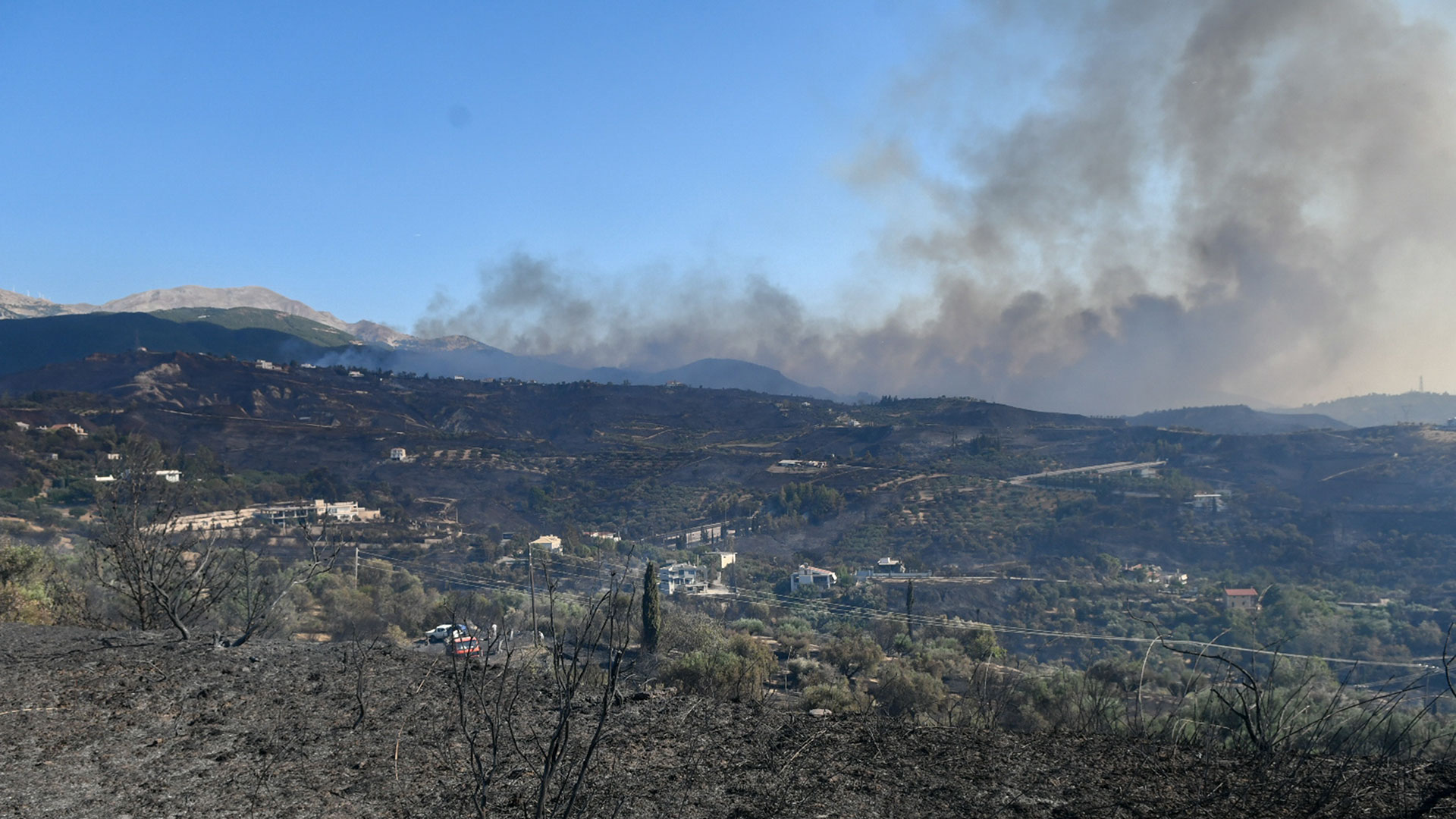 Πάτρα: Στις παρυφές της πόλης η φωτιά – 112 σε 7 γειτονιές-1