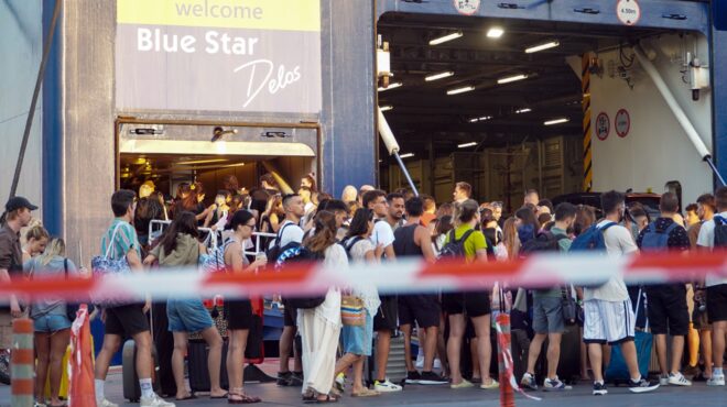 δεκαπενταύγουστος-αναχωρούν-και-οι-τ-563763838