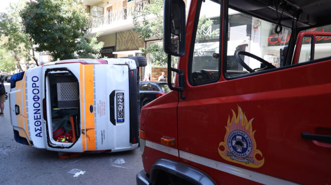 γουδή-ατύχημα-με-ιδιωτικό-ασθενοφόρο-563768431