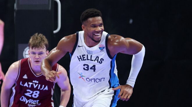 αφιέρωμα-της-fiba-στον-αντετοκούνμπο-φ-563778175