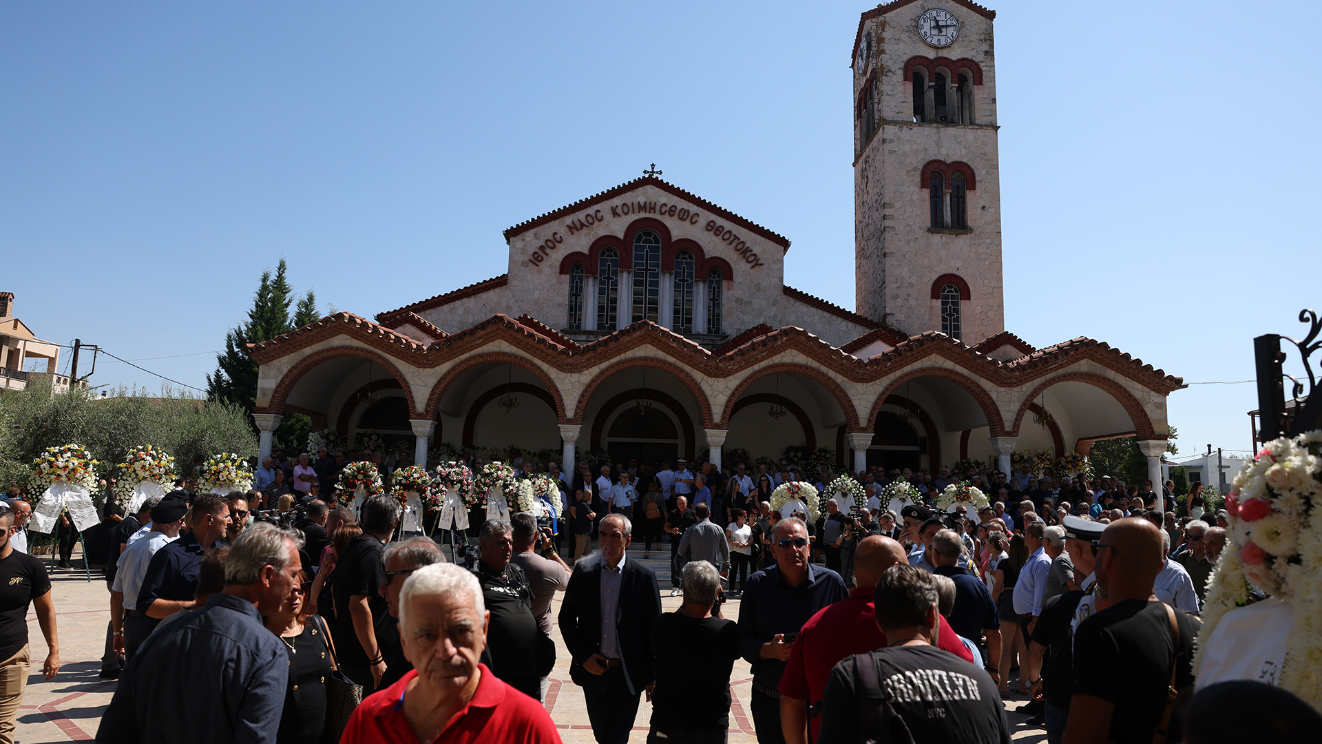Το τελευταίο «αντίο» στον Απόστολο Βεσυρόπουλο-3