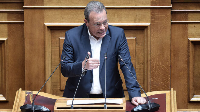 πυρά-φάμελλου-για-οπεκεπε-αθλιες-μεθ-563784385