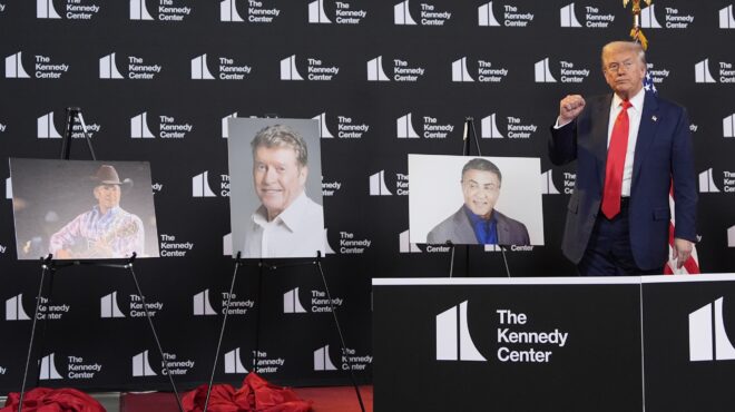 ηπα-παρεμβαίνει-ο-τραμπ-στα-μουσεία-ζη-563763283