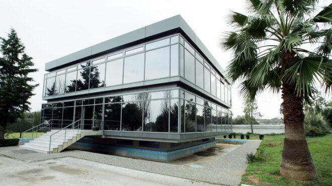 με-τα-κλειδιά-της-παιανίας-στο-χέρι-η-εθ-563746615