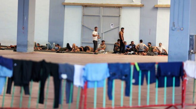 μεταναστευτικό-τριγμοί-στην-αναστολ-563769994