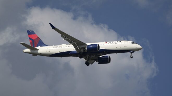πτήση-της-delta-airlines-αναταράξεις-με-25-τραυματί-563744617