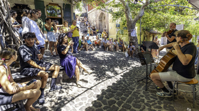 η-εξέλιξη-των-πανηγυριών-λαογράφοι-563747938