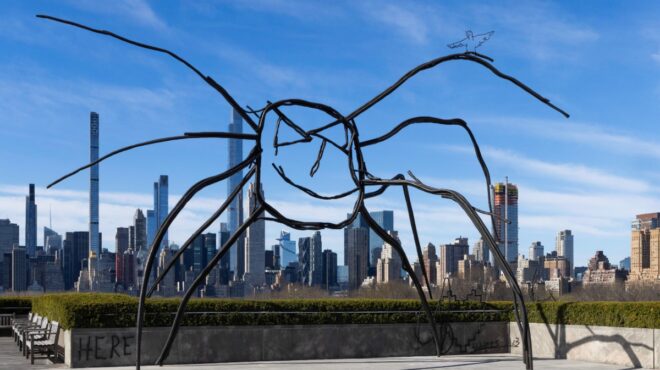 kατασκευασμένη-δημοσιότητα-και-τέχνη-563753050