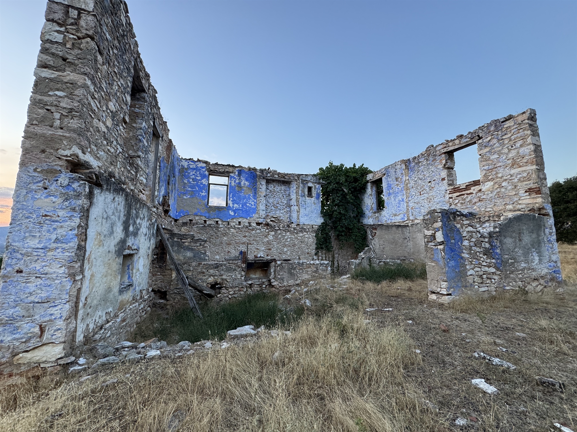 Στη Δράμα του Κυριάκου Συφιλτζόγλου. Η γαλήνια ερημιά των σπαραγμάτων-3