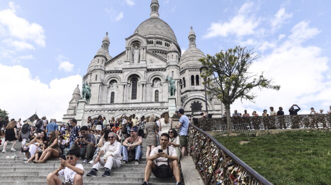 μόνιμοι-κάτοικοι-εγκαταλείπουν-τη-μο-563774665