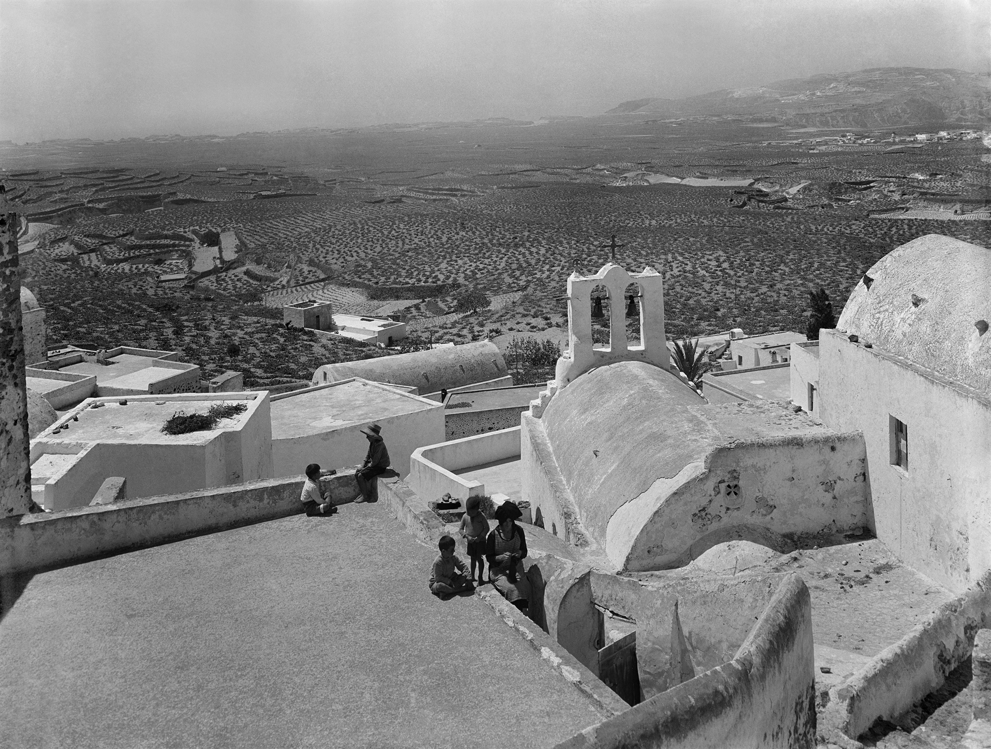 Επιστροφή στην ασπρόμαυρη Σαντορίνη του 1928 μέσα από τον φακό της Nelly’s-3