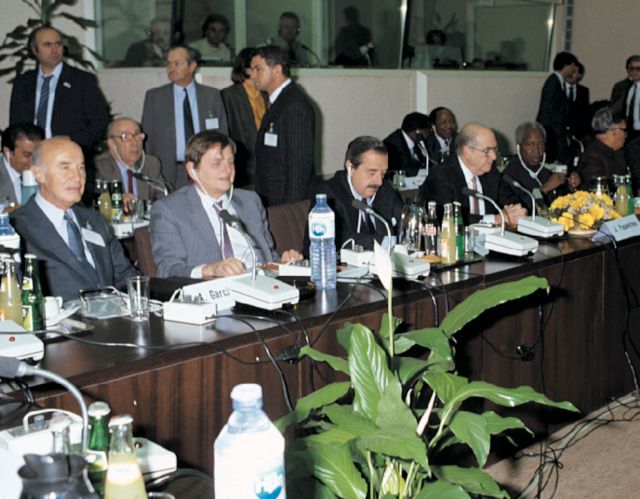 Κίνηση κορυφής για τη μείωση των πυρηνικών-2